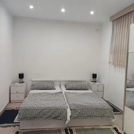 Quiet Center شقة بولا
